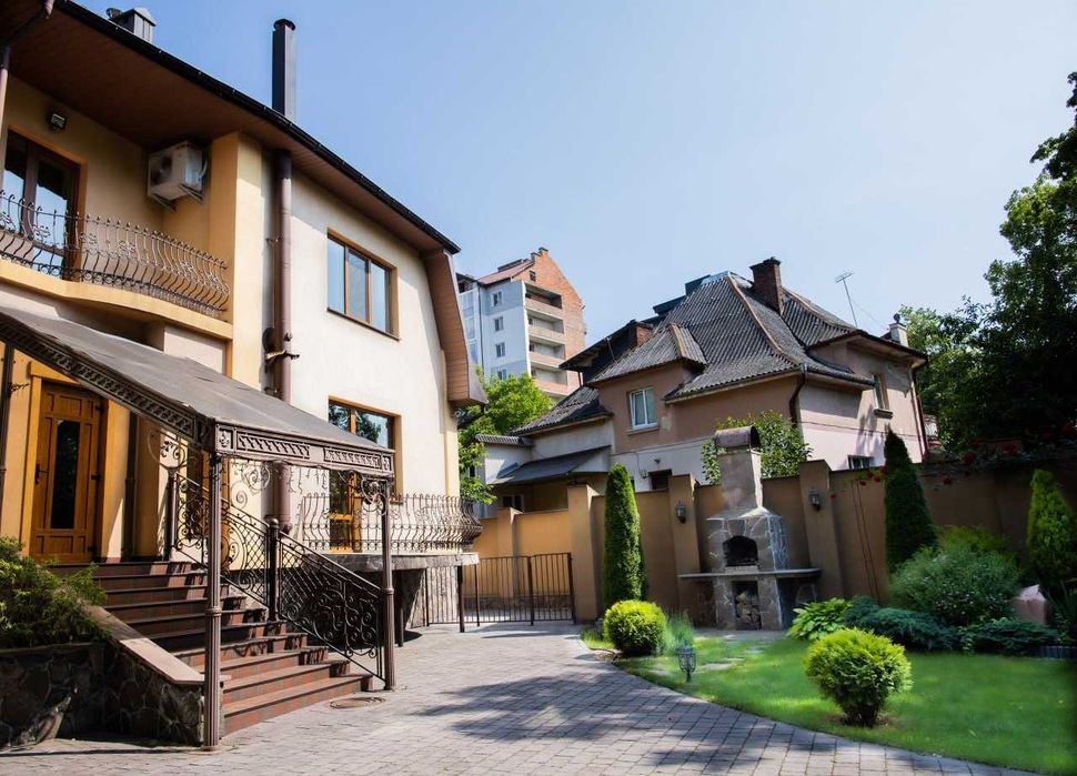 Особняк у парку ШЕВЧЕНКА