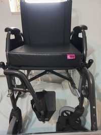 Cadeira de rodas NOVA com almomada Anti-escaras - UBIO