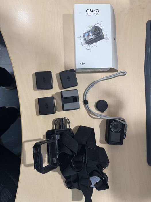 DJI Osmo Action, 3 baterie, uchwyty. stan BDB.
