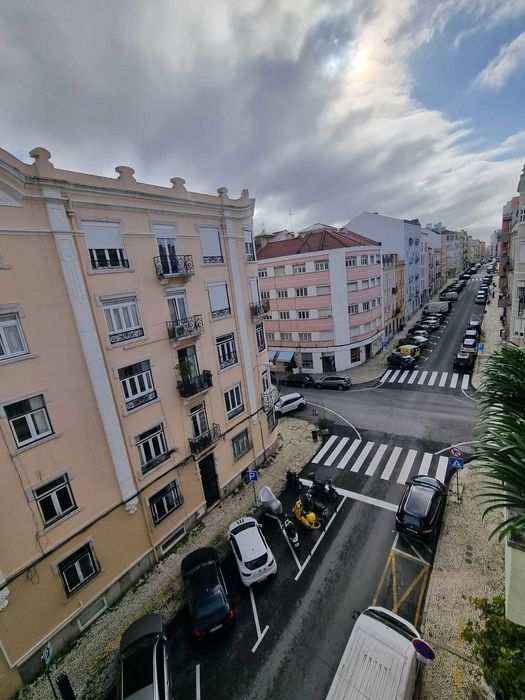 Apartamento T2 Campo de Ourique vende