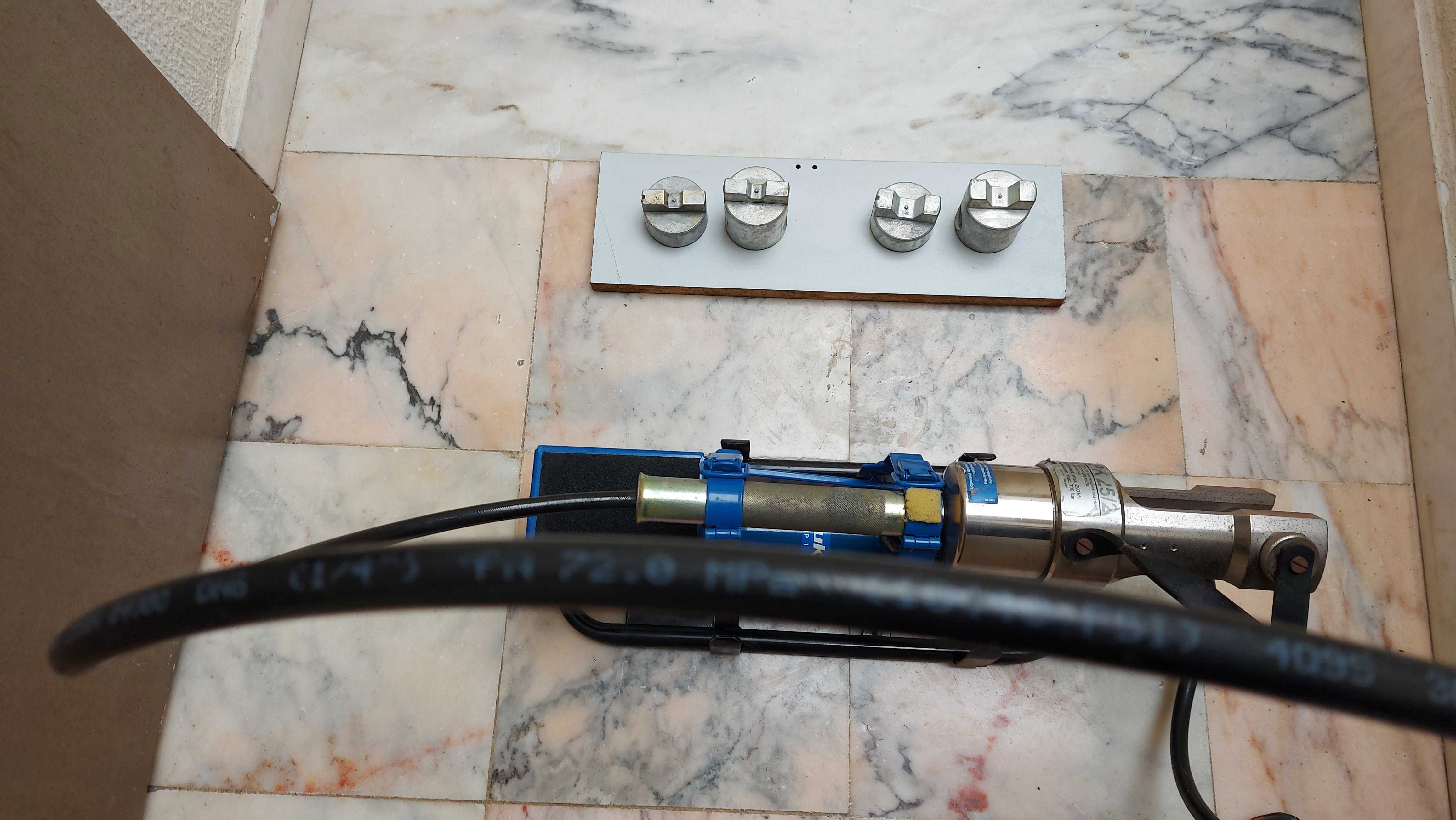 KLAUKE - HK 25/2 Hydraulic crimping tool with foot pump 16 - 625 mm²