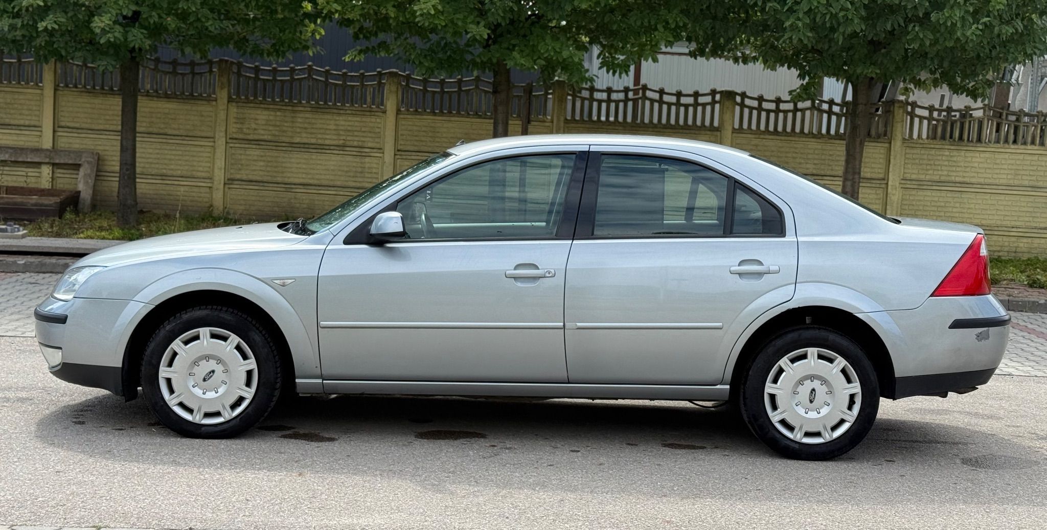 Ford Mondeo FORD Mondeo mk3 2.0 tdci sedan 2004/2005 rok stan BDB