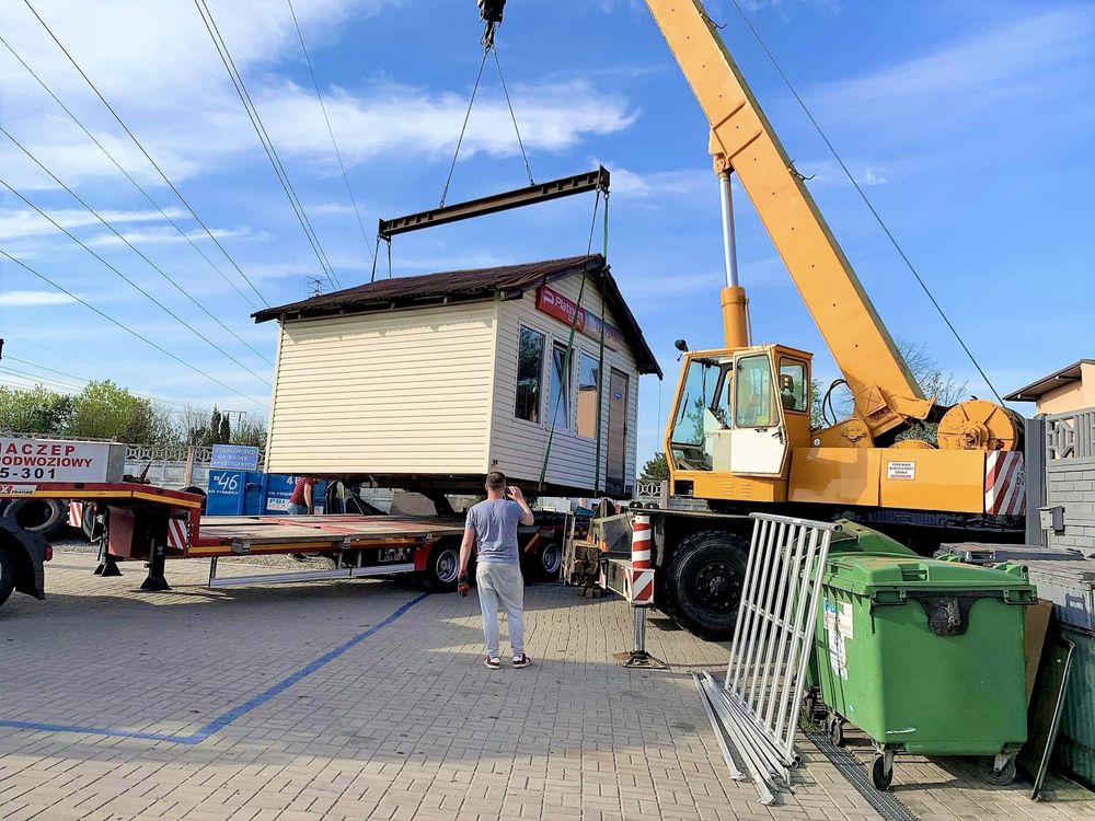 Pomoc drogowa transport maszyn domków kontenerów koparki niskopodwozie