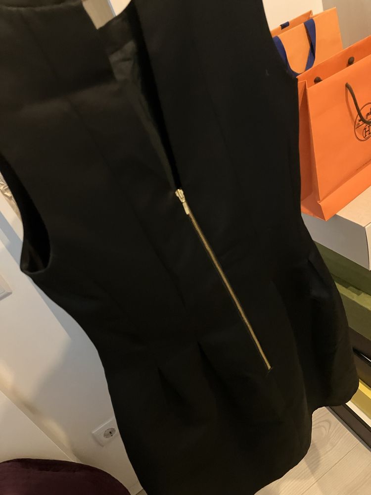 Vestido preto acetinado