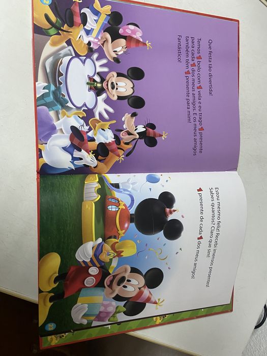 Livro do mickey de ler