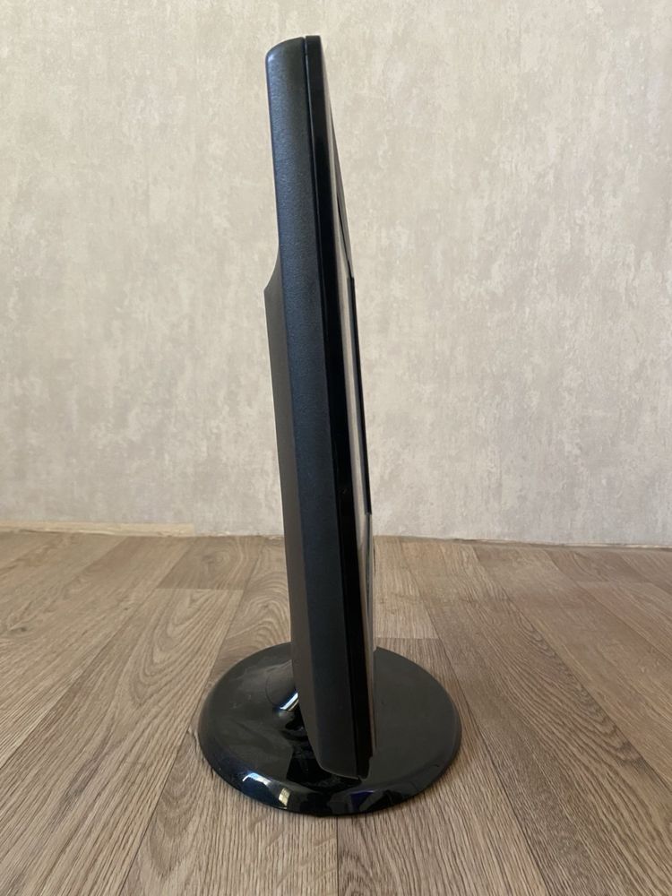 Монітор LG Flatron 18,5 дюймів
