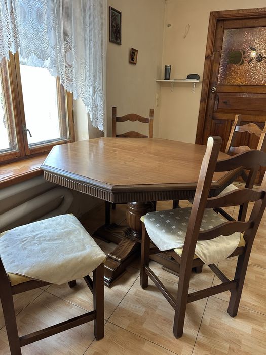 Стіл італійський, стіл Італія