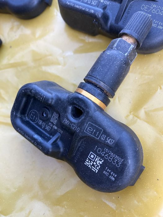 wentyle Czujnik ciśnienia wentyle zawory SV toyota sprawne 4szt