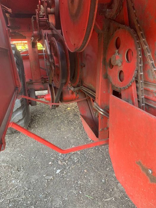Запчастини до комбайна Massey Ferguson