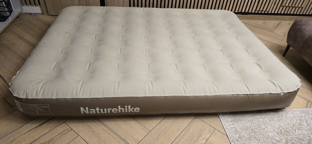 Materac trzyosobowy samopompujący Naturehike 200x180x25cm pompka USB