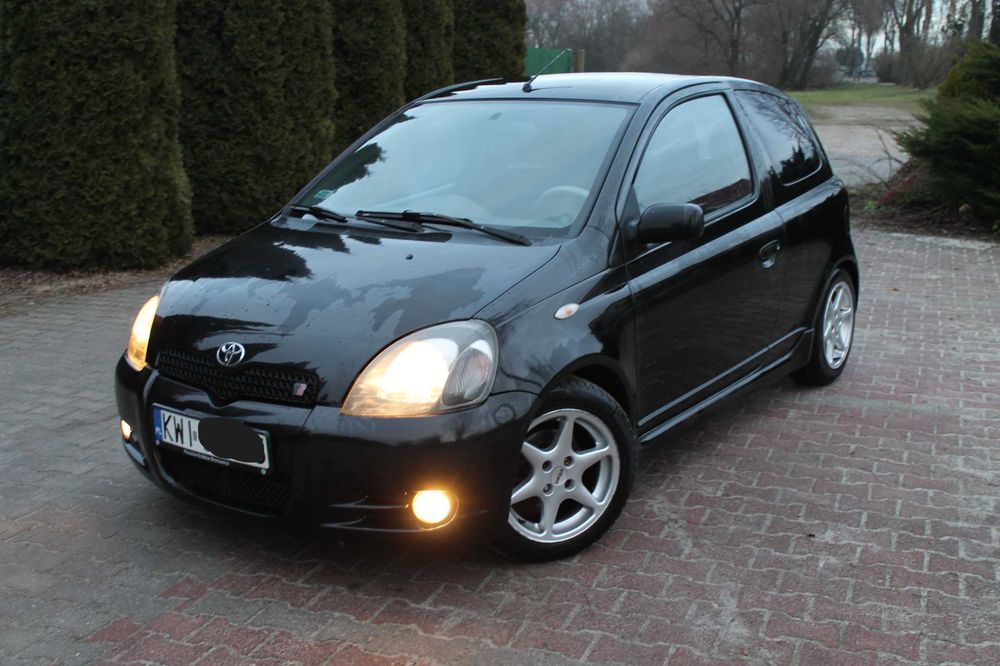 Toyota Yaris 1.5 TS Sport (106km) Rok 2001