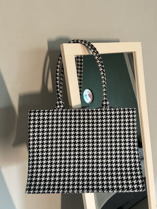 Сумка-тоут в принт гусяча лапка