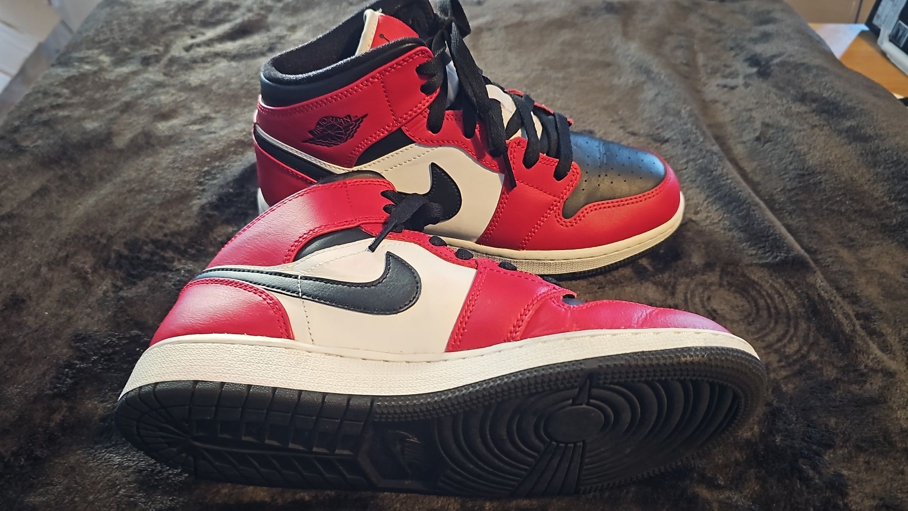 Air Jordan 1 Mid Chicago Black Toe originais