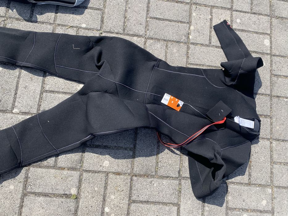 (Novo) Colete desporto nautico 50€ , fatos surf50€