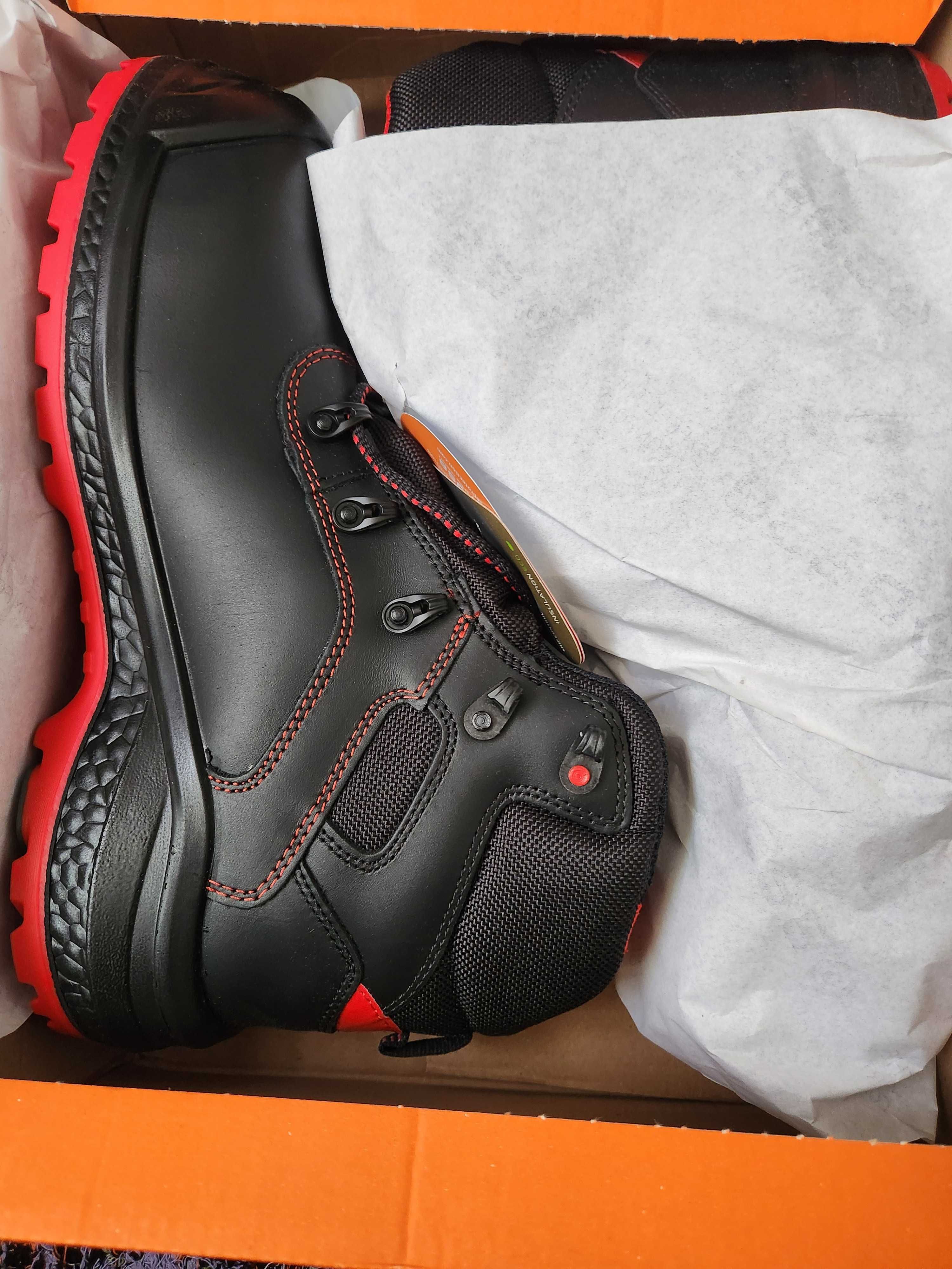 Botas novas de trabalho