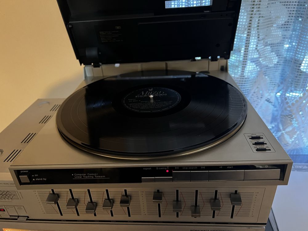 Gramofon Technics SL J1