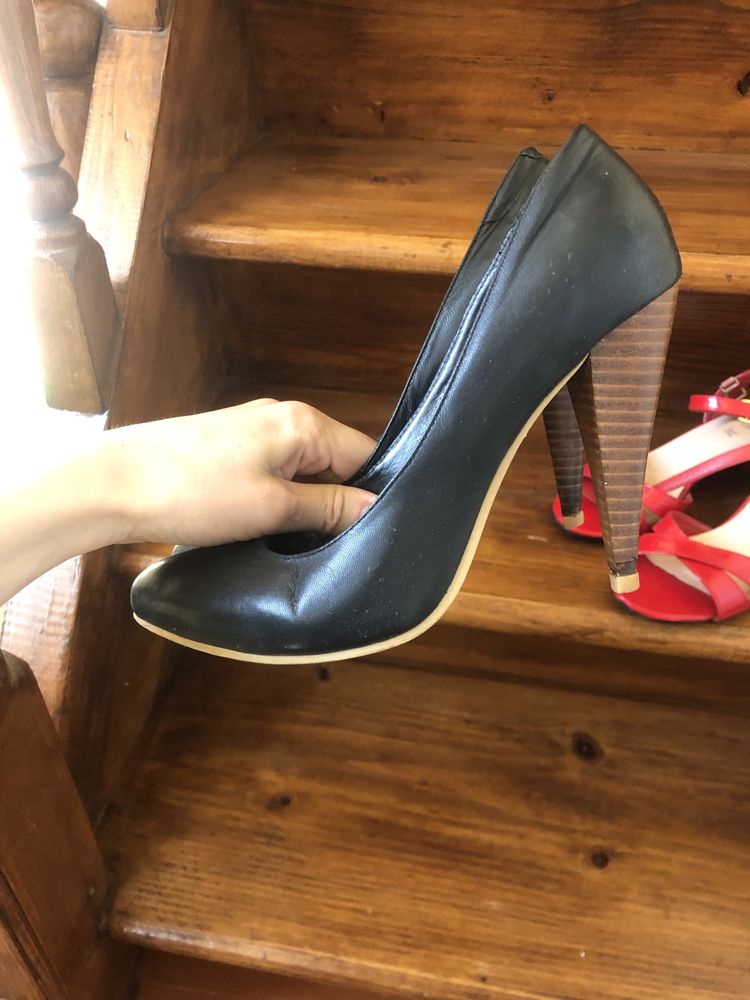 Взуття жіноче Босоніжки Туфлі