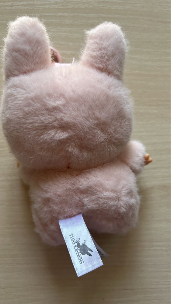 В наявності рожева Dada Labubu Have a seat