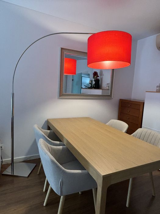 Candeeiro de pé alto