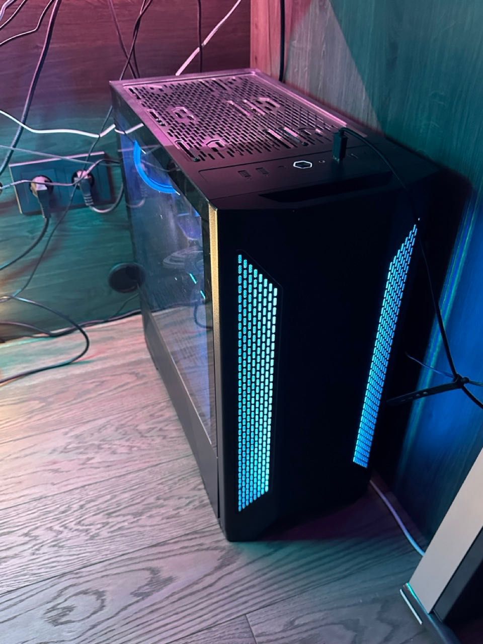 Potężny gamingowy PC, RTX3080Ti, Ryzen 7 5800X3D, 32GB RAM, Razer