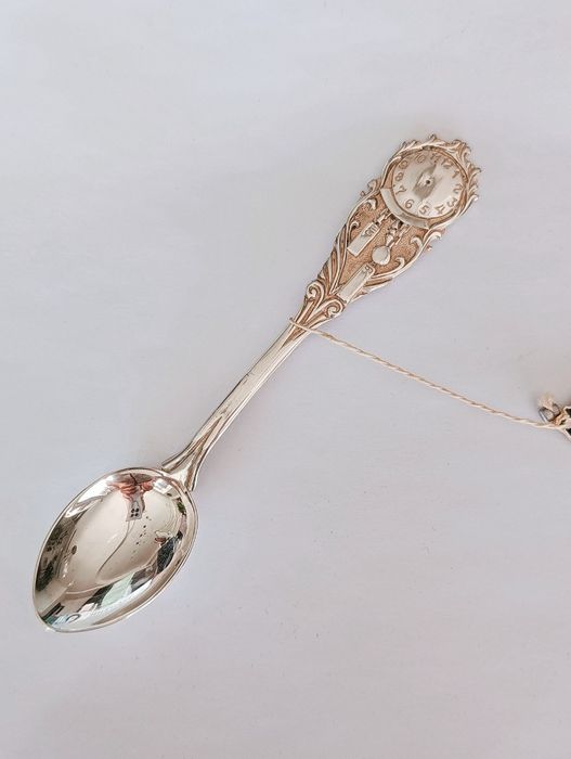 Ложка серебряная десертная "Часы"