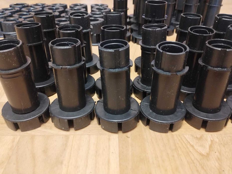 Noga regulowana do szafek 80-120 mm czarna 38 sztuk