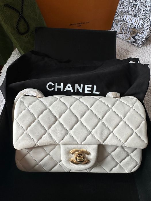 CHANEL torebka 22 cm box nowa skóra naturalna