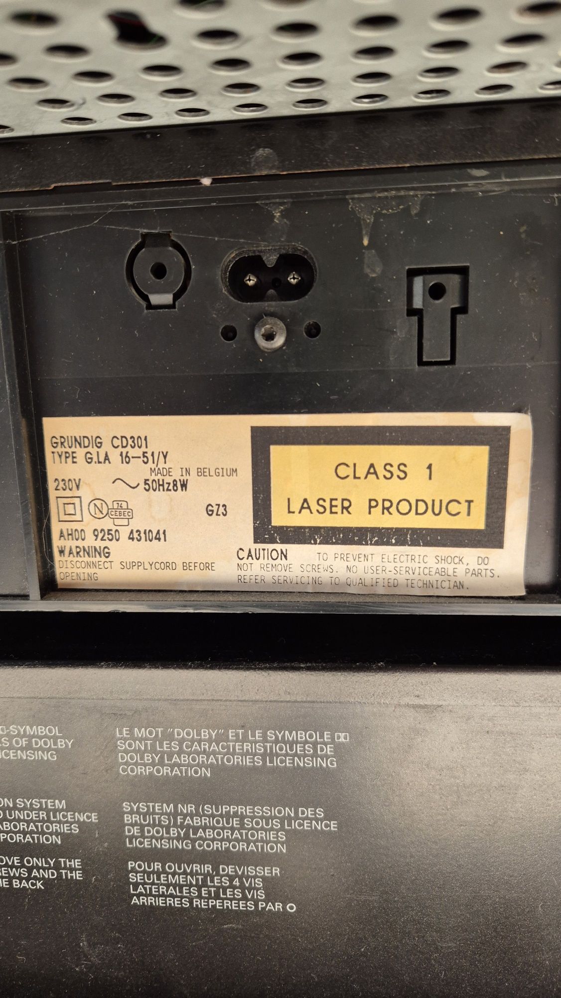 Wieża Grundig z głośnikami
