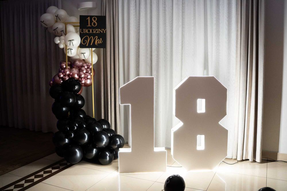 Cyfry LED 18 na wynajem ,pod talerze szkło, serwety świeczniki,