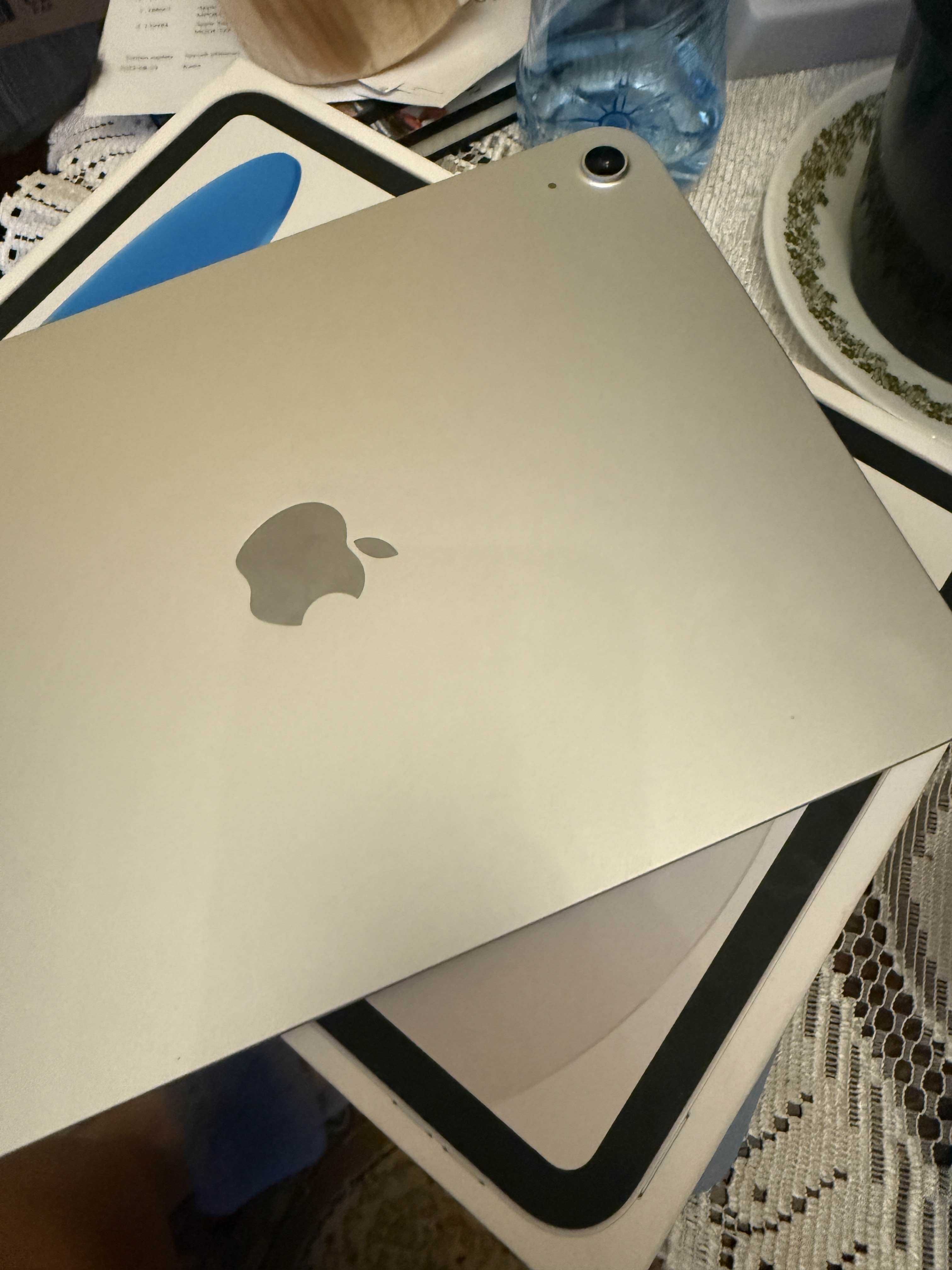 iPad 10 generacji 256 GB + etui