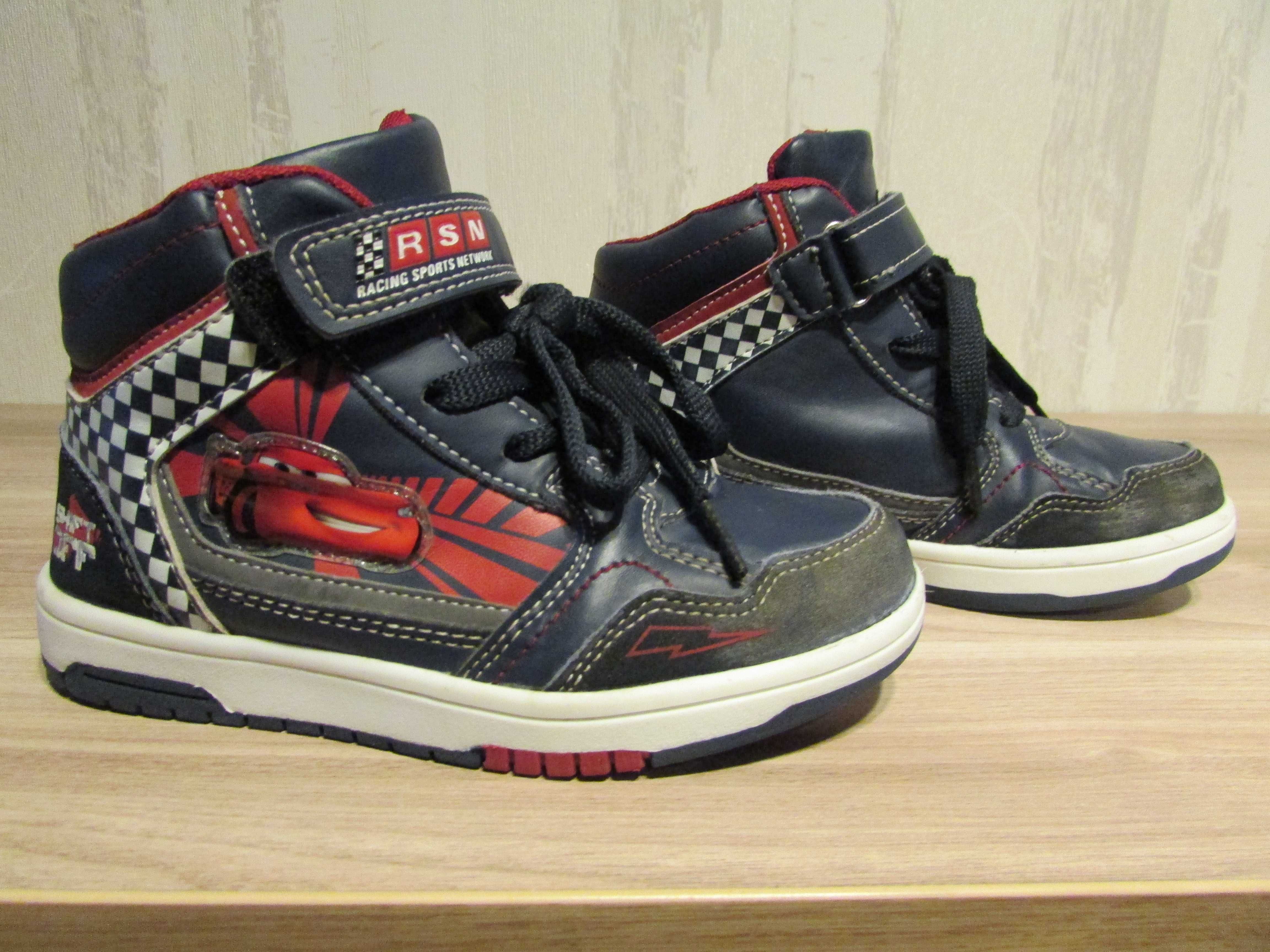 Dziecięce Buty Sportowe CCC  Roz. 29
