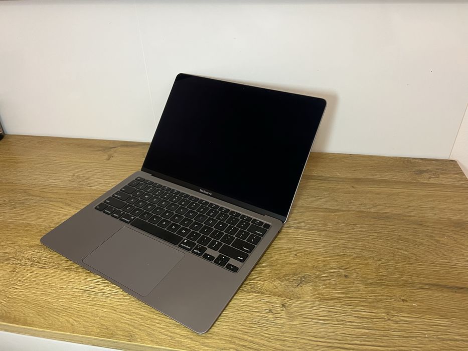 Macbook Air 2020r.