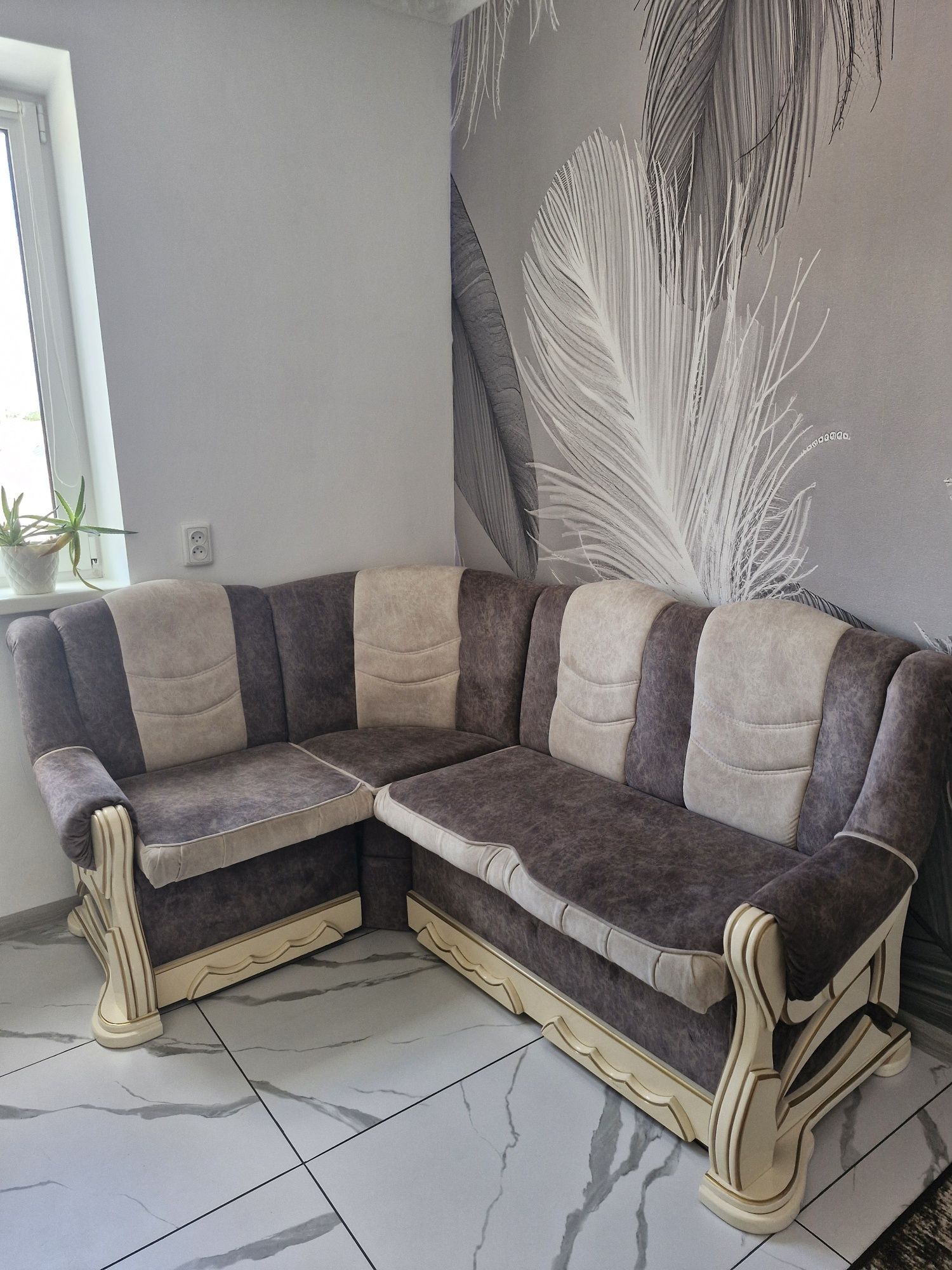 Продам диван 8000