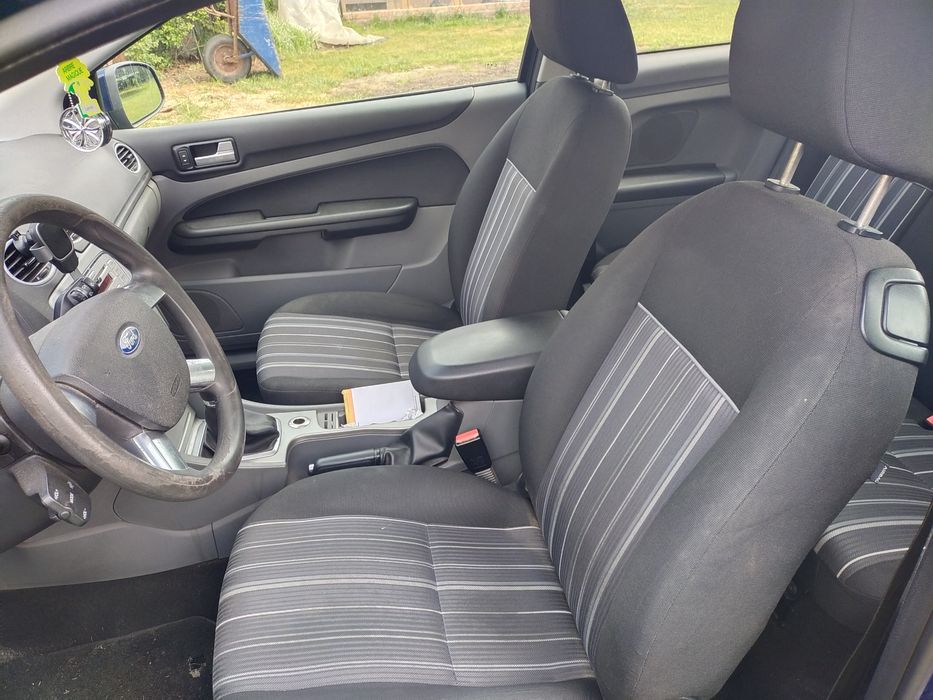 Ford Focus                       .