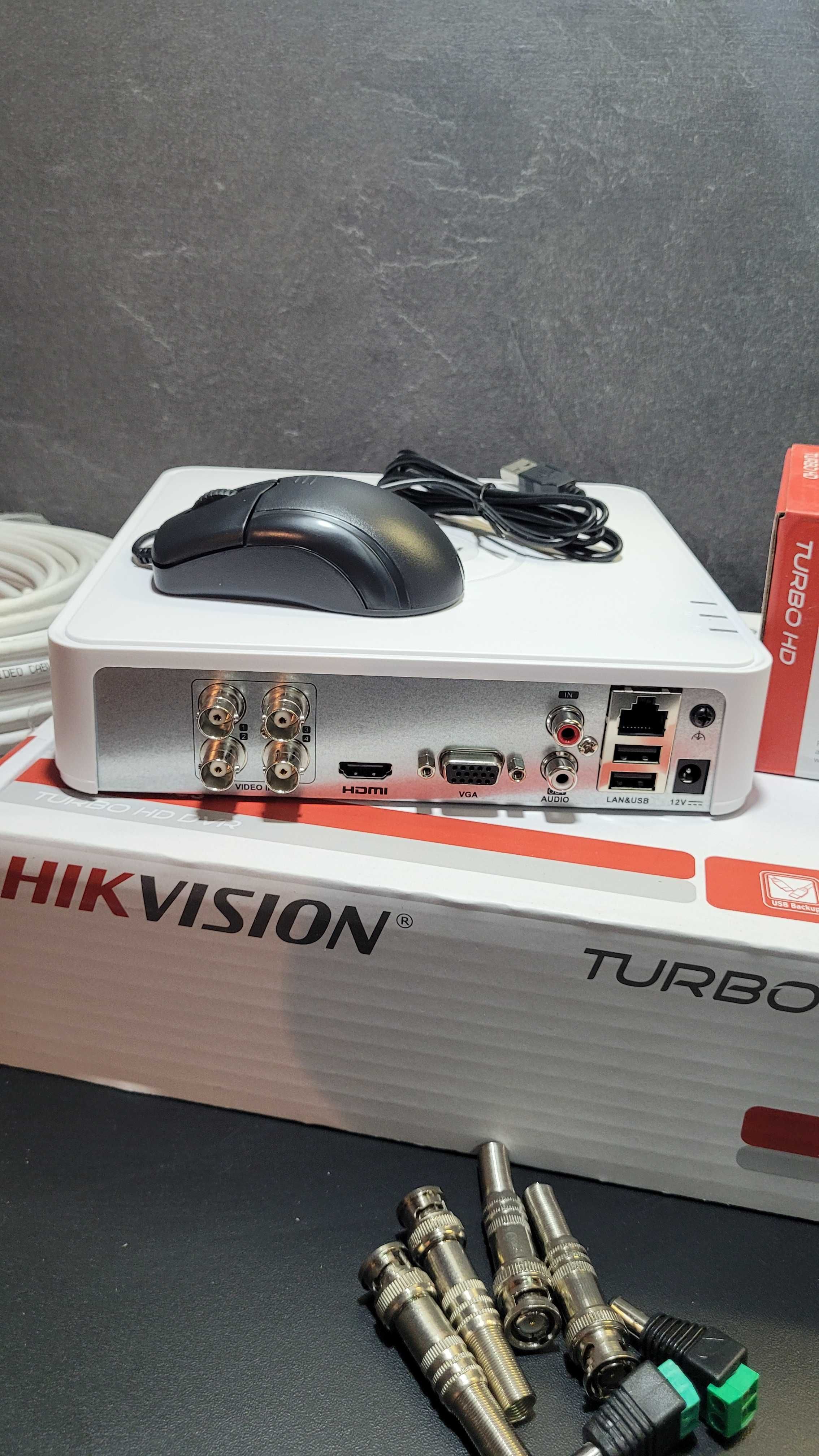 Комплект видеонаблюдения для улицы на 4 камеры Dahua Hikvision