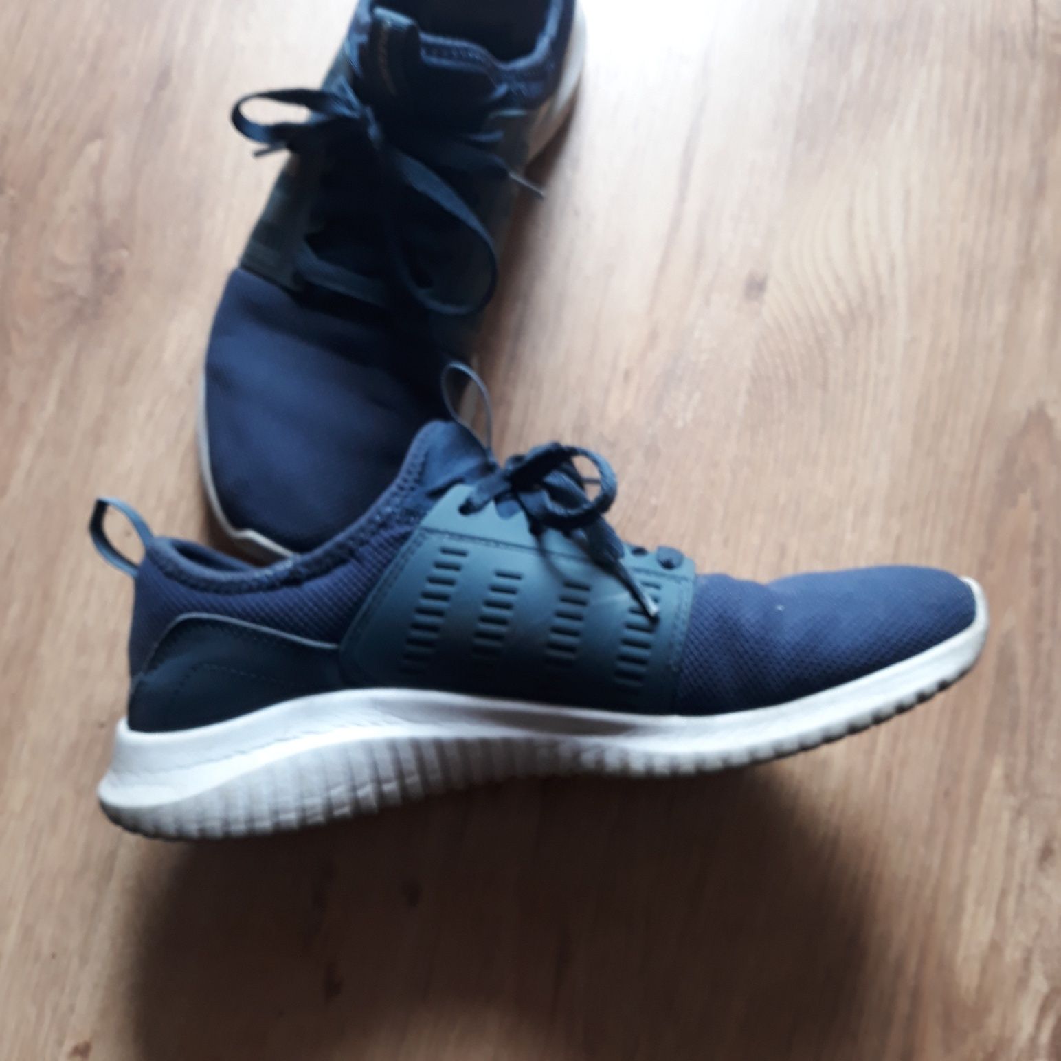 Skechers Oryginalne Buty Sportowe rozmiar 41.