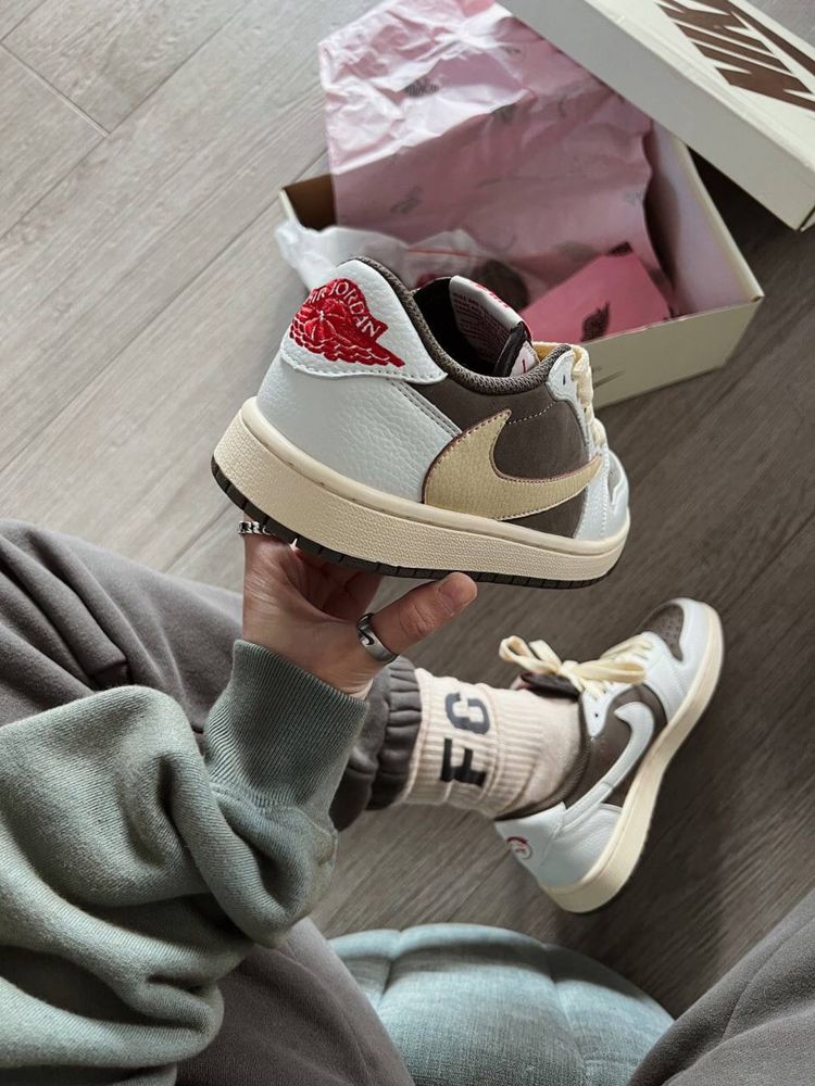 Jordan 1 Retro Low OG SP Travis Scott Reverse Mocha