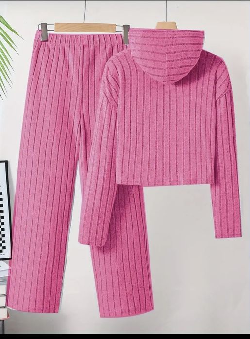 Красивый костюмчик для девушки на рост 160