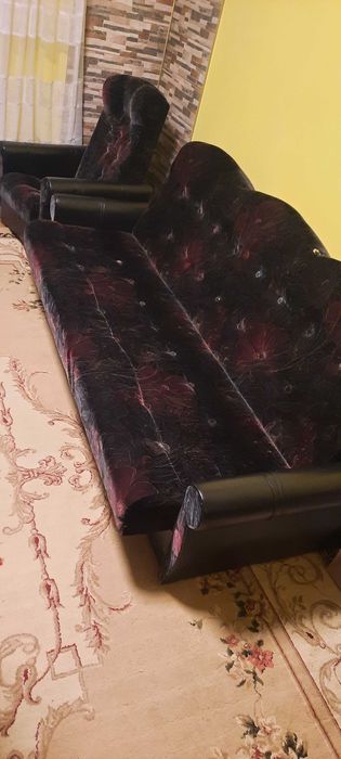 Продам диван та два крісла
