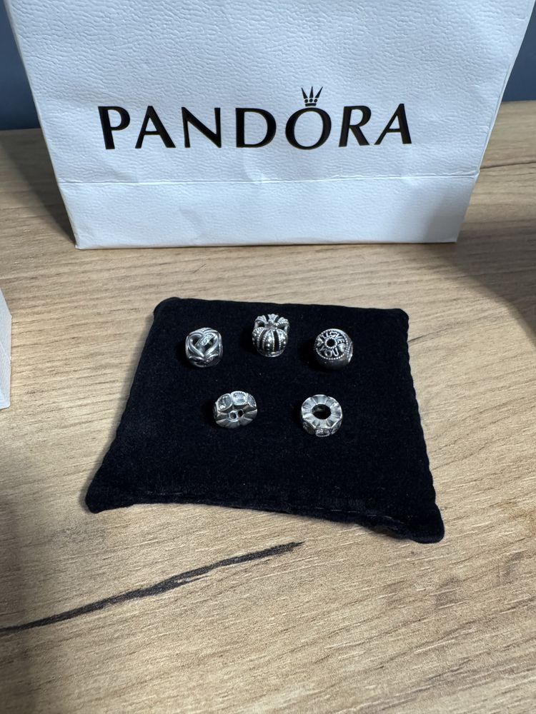 Браслет Pandora з наместинами оригінал