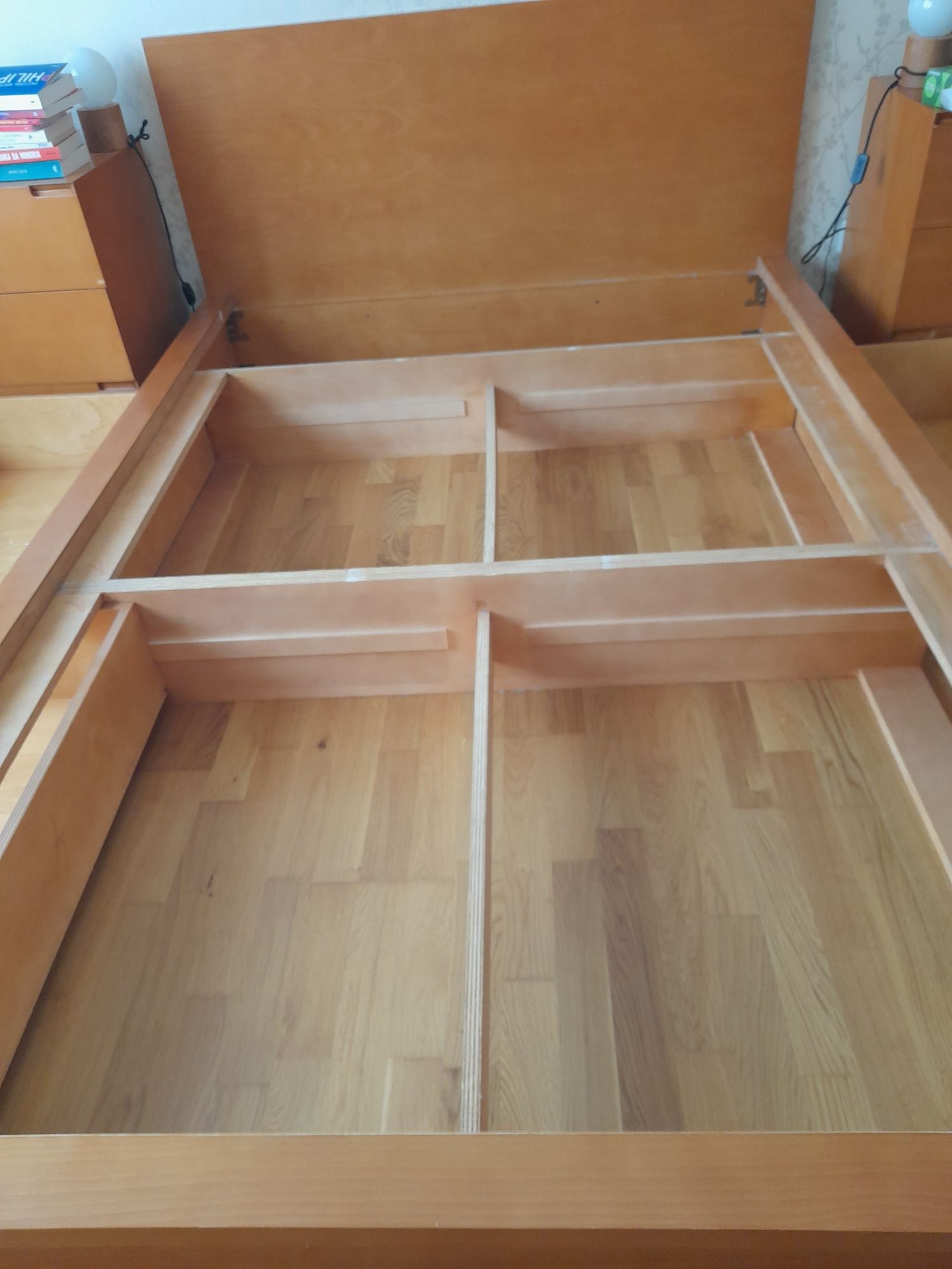 Cama com 220 cm de comprimento com colchão