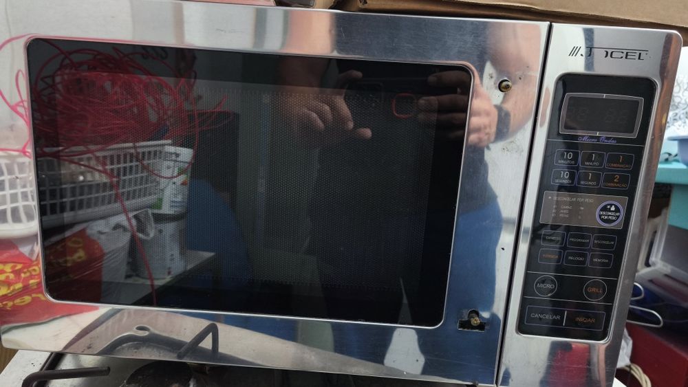 Microondas a funcionar