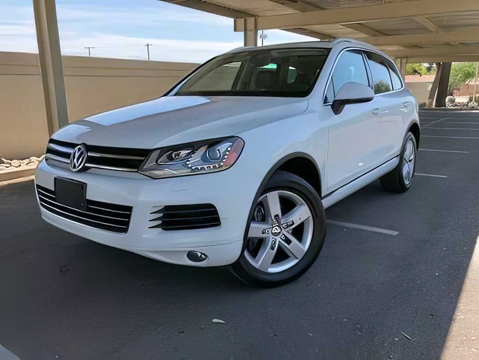 Volkswagen Touareg      2014