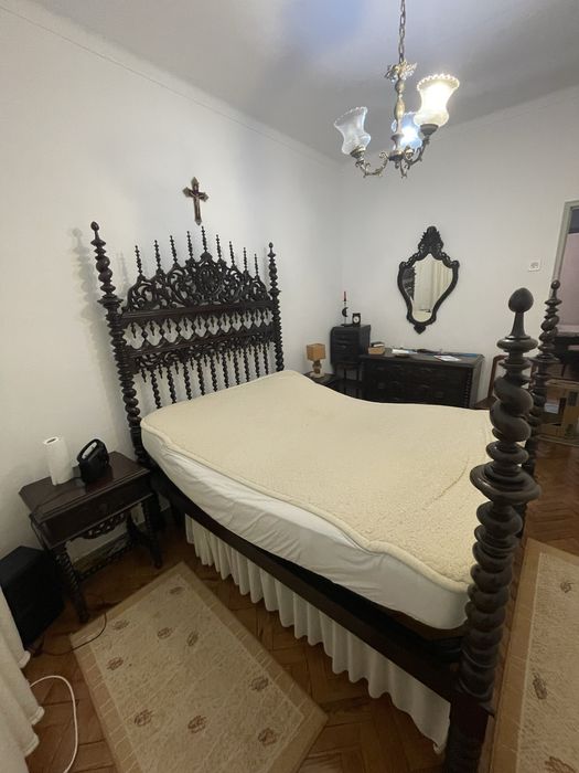 Cama em Madeira Pau Preto