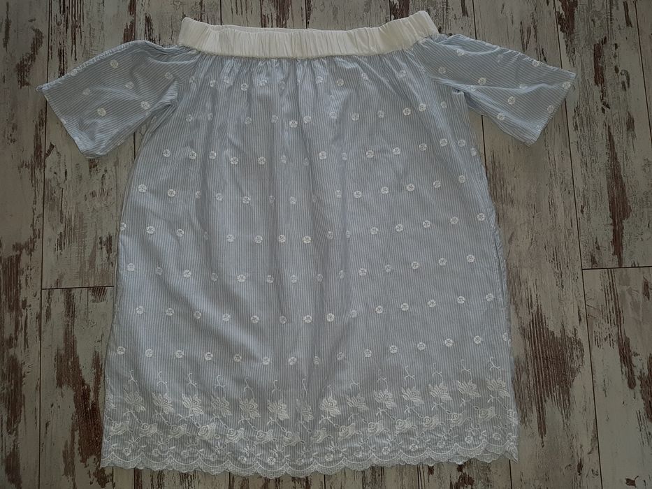 Reserved błękitna haftowana sukienka hiszpanka, krój oversize, boho, S