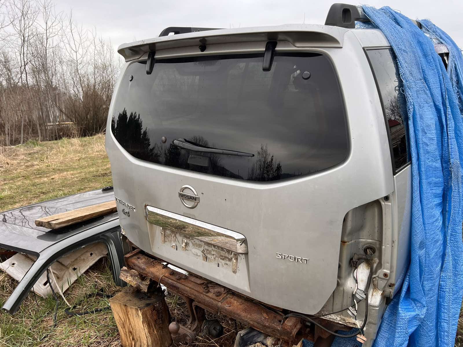 Кришка багажника ляда Nissan Pathfinder r51