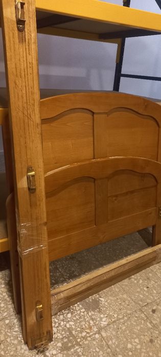 Cama solteiro completa de cerejeira muito robusta + colchão