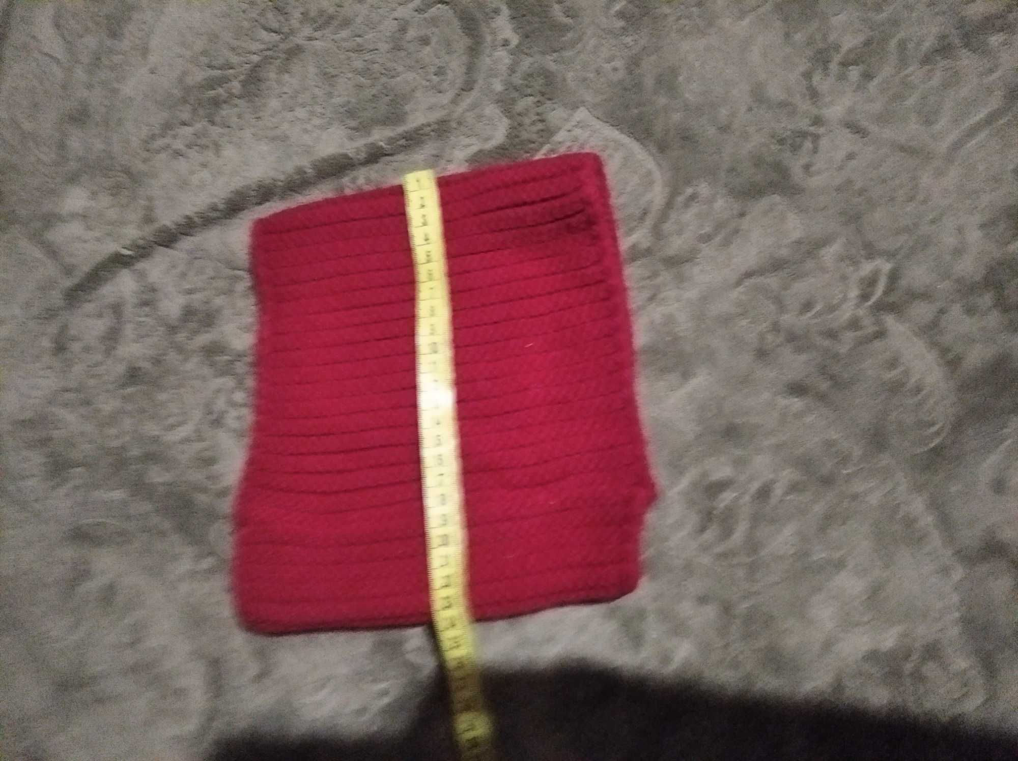 Зимова жіноча тепла шапка з хомутом