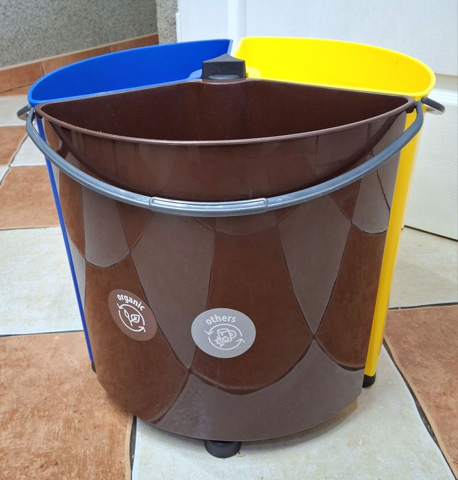 Kosz do segregacji odpadów obrotowy 35l