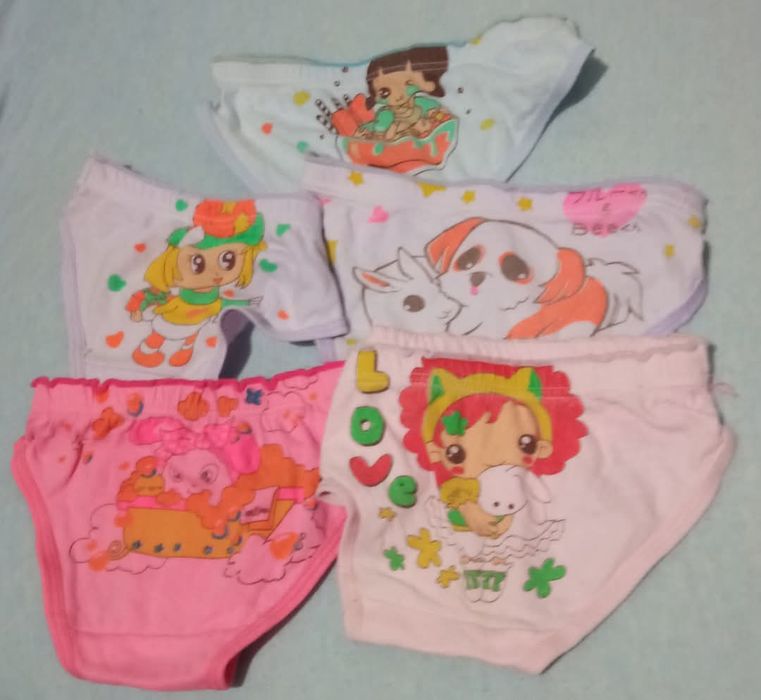 Zestaw 5 sztuk uroczych bawełnianych majteczek dla dziewczynki 1 rok